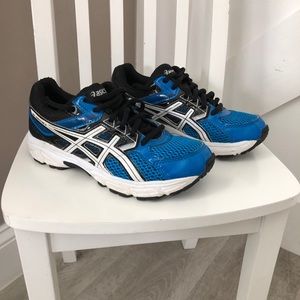 EUC Boys asics sneakers tennis shoes athletic 4